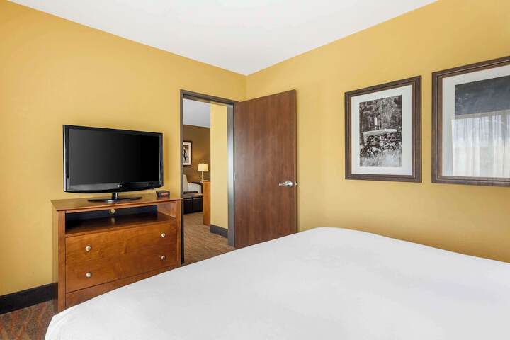 Best Western Plus Tupelo Inn & Suites