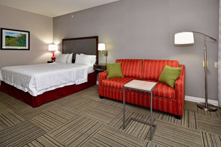 Hampton Inn & Suites Fredericksburg