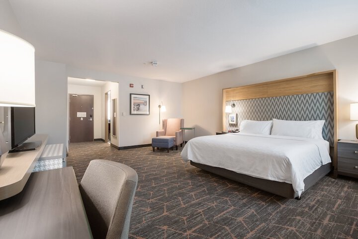Room 32 of 49