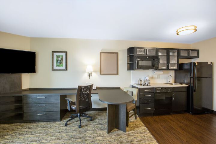 Room 18 of 38