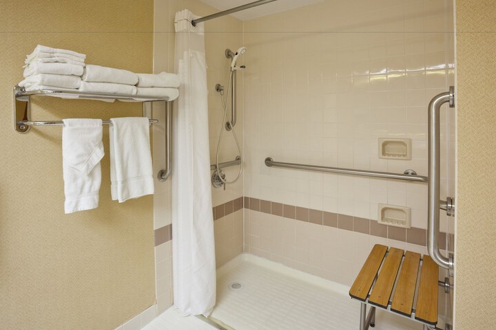 Room 12 of 38