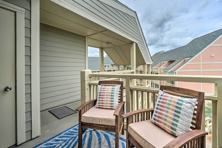 Beachfront Condo w / Unobstructed Ocean Views!