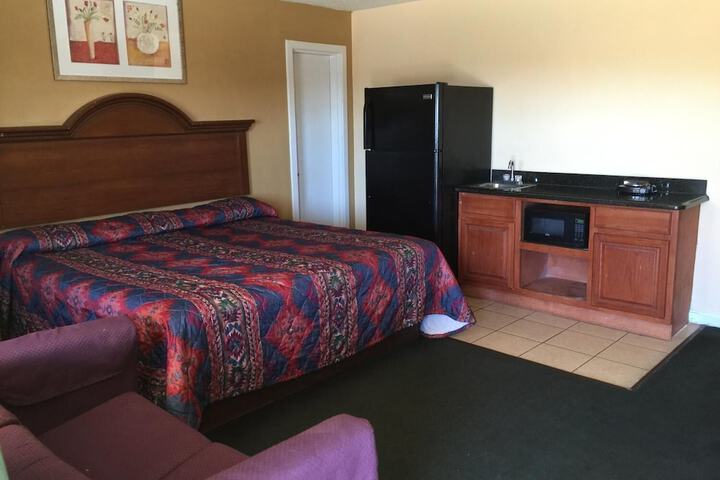 Room 9 of 33