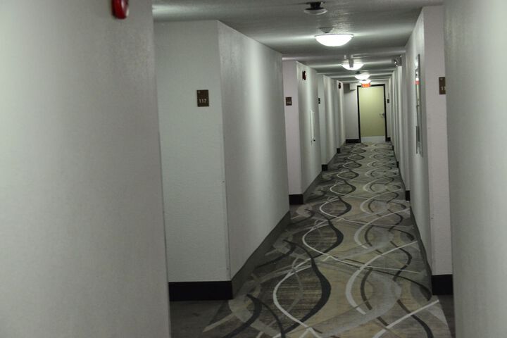 Ballroom/Hall 89 of 103