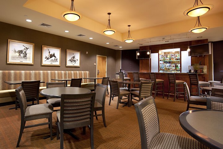 Lounge 41 of 45