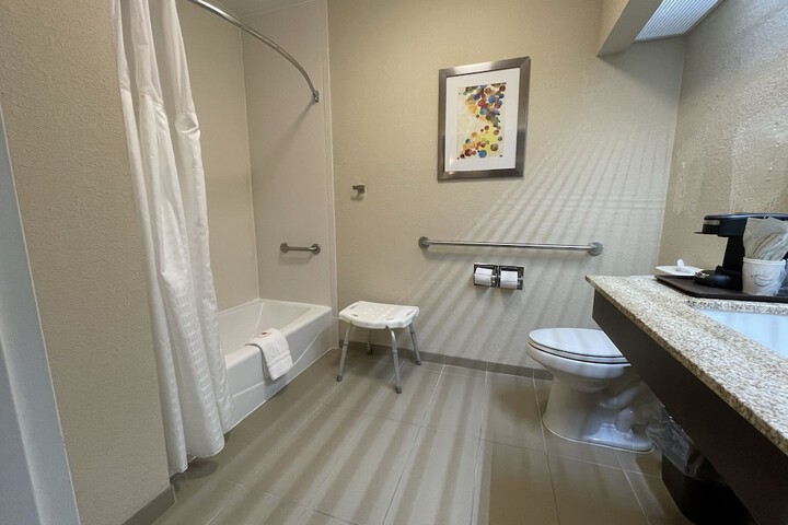 Room 42 of 141