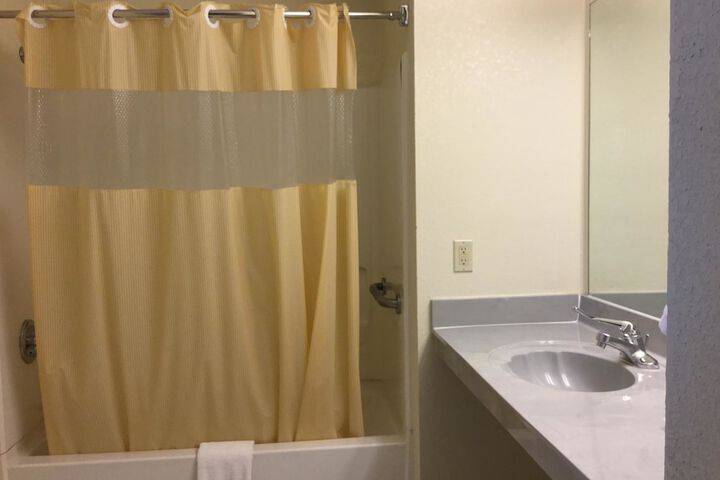 Room 18 of 21