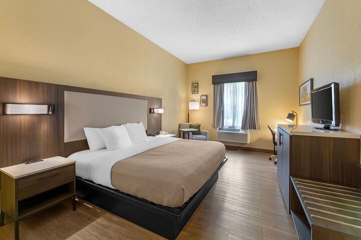 Quality Inn & Suites Bellville - Mansfield