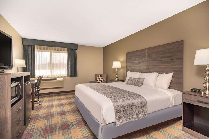 Room 9 of 28