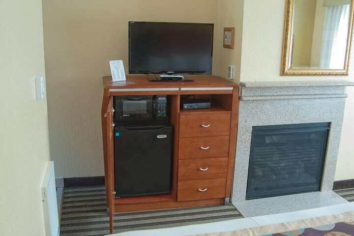 Room 12 of 28