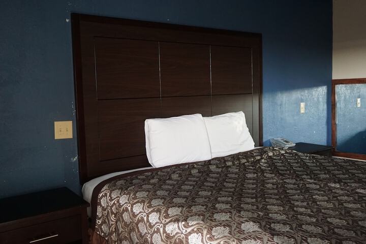 Room 44 of 49