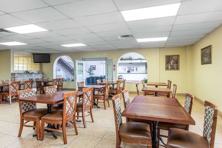 Econo Lodge Dalton West