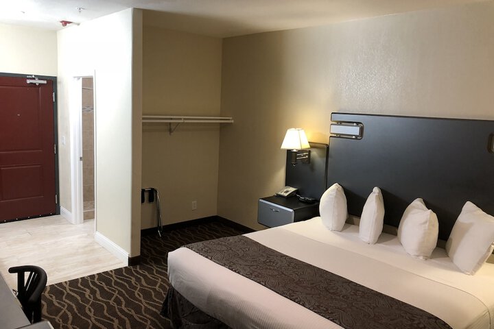 Room 11 of 26