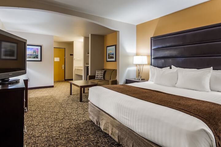 Room 4 of 14