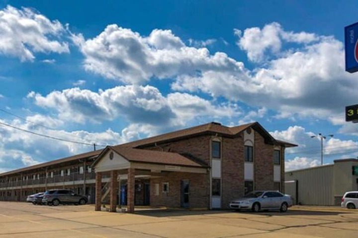 Hotel 10 of 72