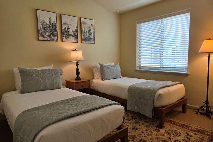 2BD Sweetwater Condo - Community Park Pool + Hot Tub