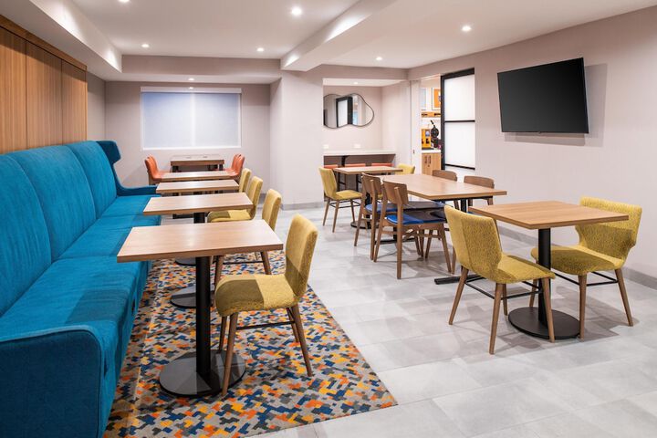Hampton Inn by Hilton Costa Mesa Newport Beach