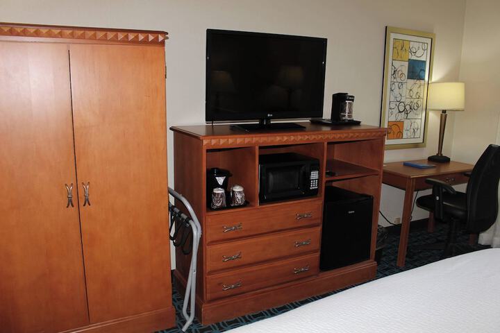 Room 46 of 104