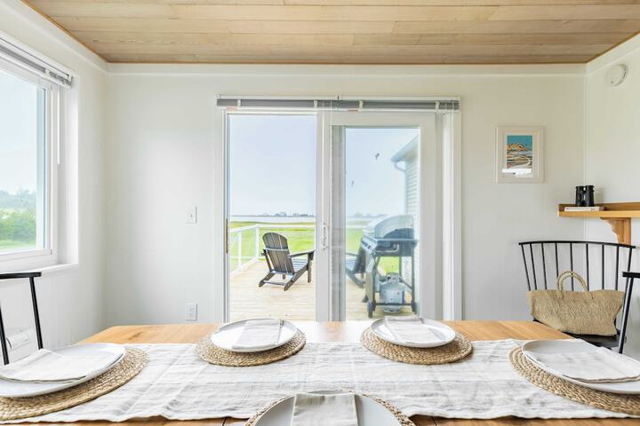 Swan Lake Cottage by Avantstay Views + Firepit