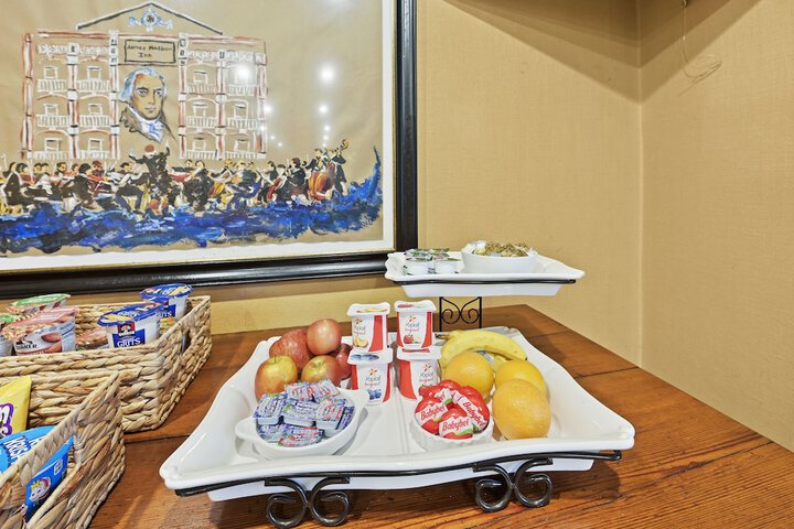 Breakfast/Coffee Service 40 of 44