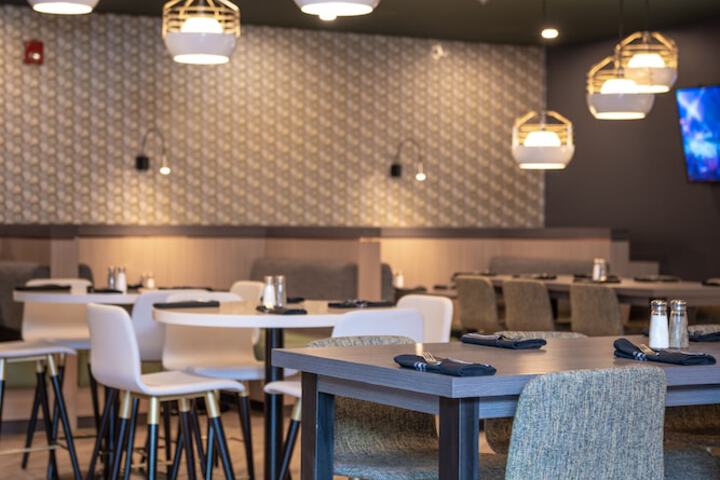 Delta Hotels by Marriott Calgary South