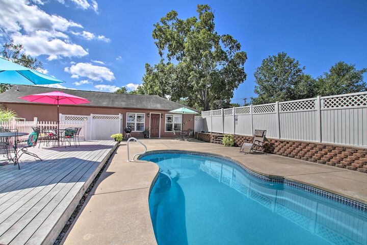 Cozy Ironton Cabin w / Shared Pool & Private Patio!