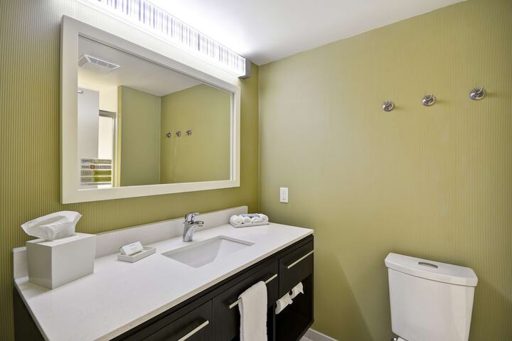 Room 15 of 36