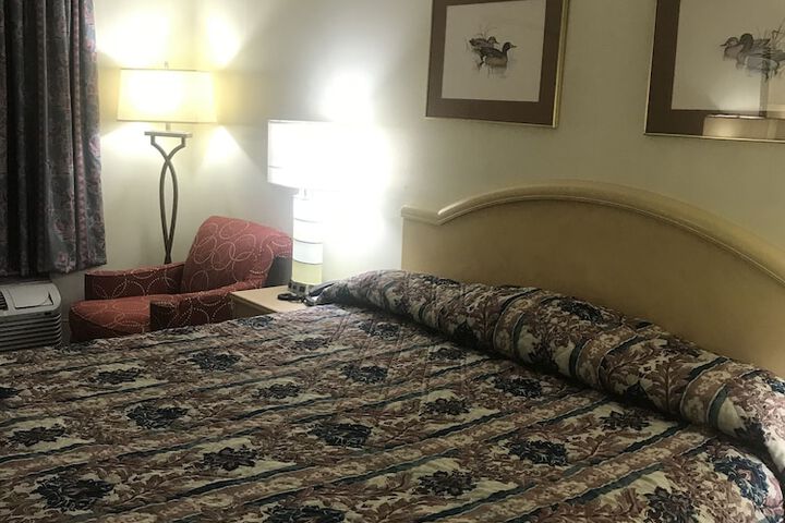 Room 22 of 34