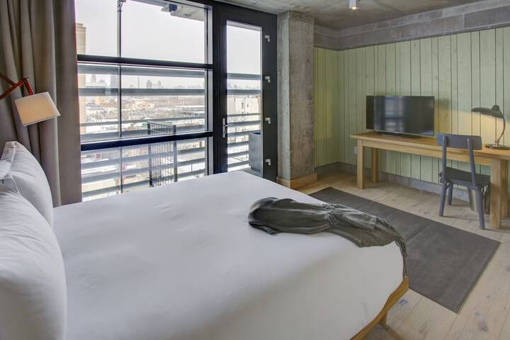 Room 21 of 47