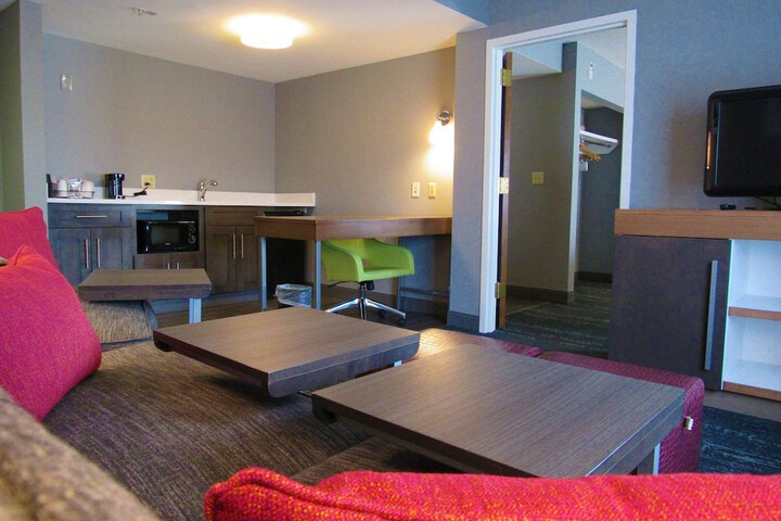 Room 143 of 169
