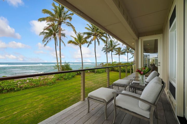 King Hale 4 Bedroom Home by RedAwning