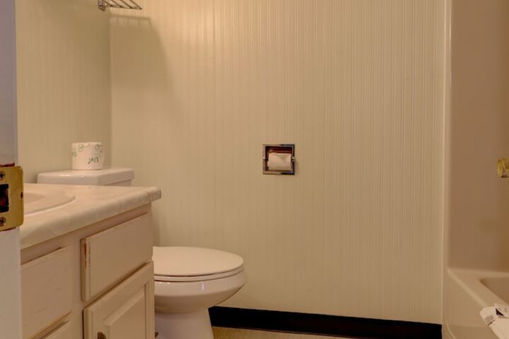 Room 15 of 38