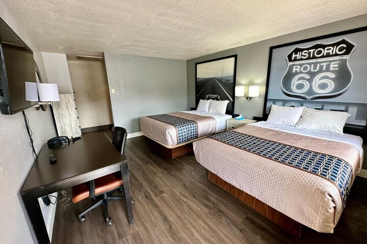 Room 18 of 28