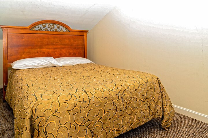 Room 27 of 28