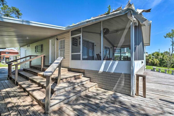 Anglers Getaway: Homosassa Home w / Boat Dock!