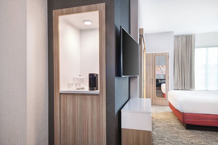 Room 9 of 21
