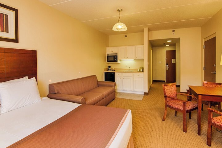 Room 12 of 34