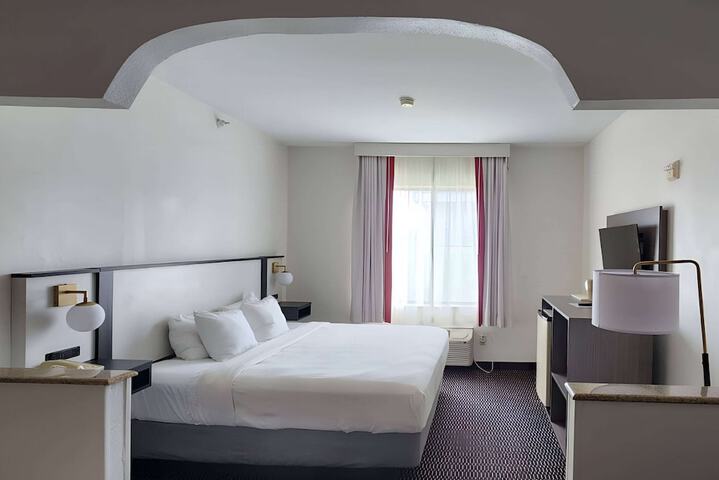 Ramada by Wyndham Columbia