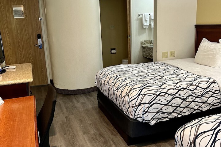 Room 19 of 29