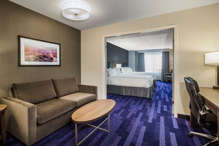 Room 25 of 40