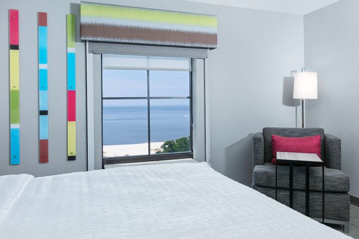 Room 25 of 49