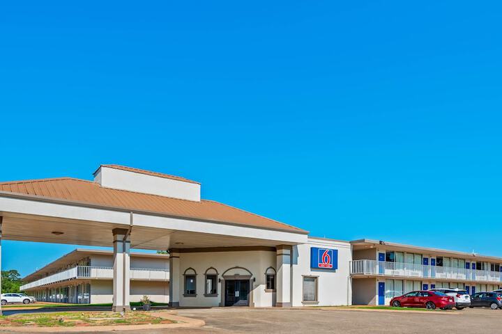 Studio 6 Hammond LA – I12 – I55