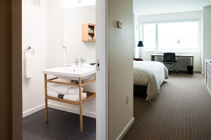 Room 33 of 51
