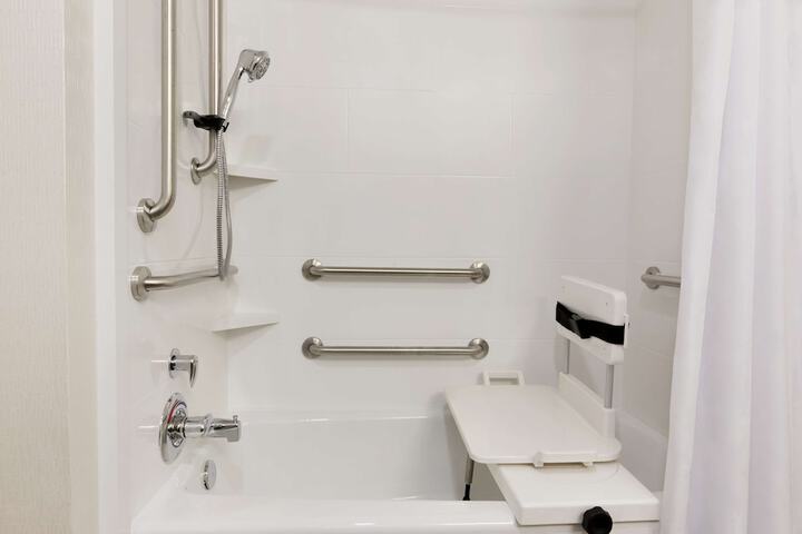 Hampton Inn & Suites Niles / Warren