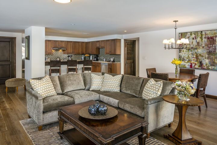 Madeline Hotel & Residences Auberge Collection