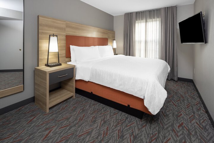 Room 15 of 25