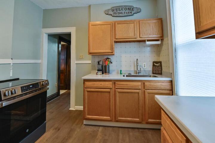 Sr Pilot Earhart Hangar Suite 2 br K & Q, 1 Ba