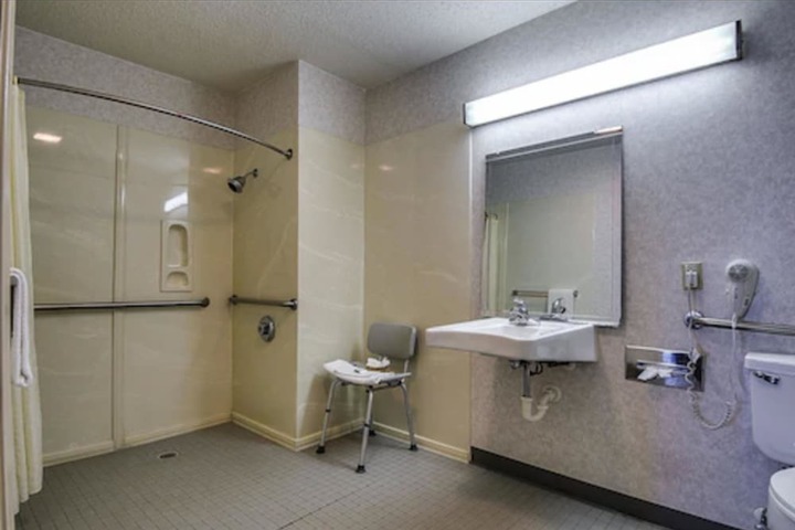 Room 10 of 23