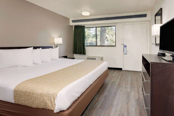 Room 18 of 21