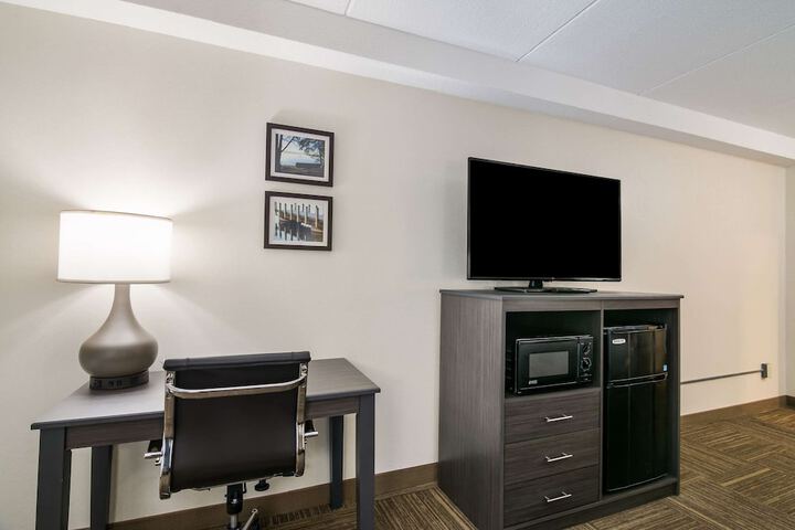 Room 15 of 36